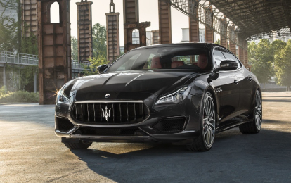 ネクステージが運営する、マセラティ正規販売店